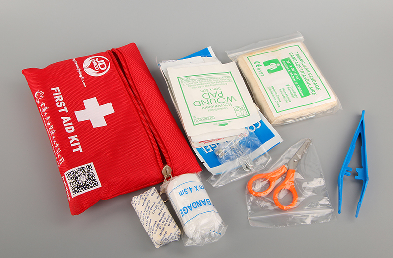 First aid kits 